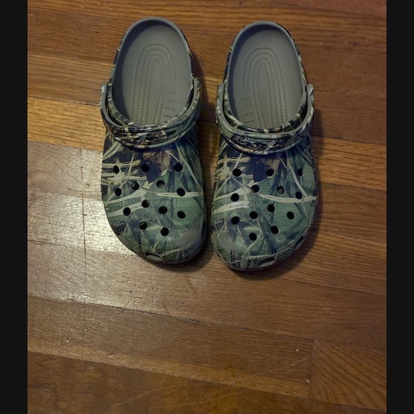 CROCS Kids Camouflage Water Shoes - Picture 1 of 2